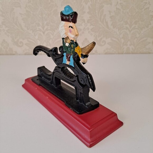 Cast Iron Lever Nutcracker on Wooden Base Vintage - Picture 3 of 9